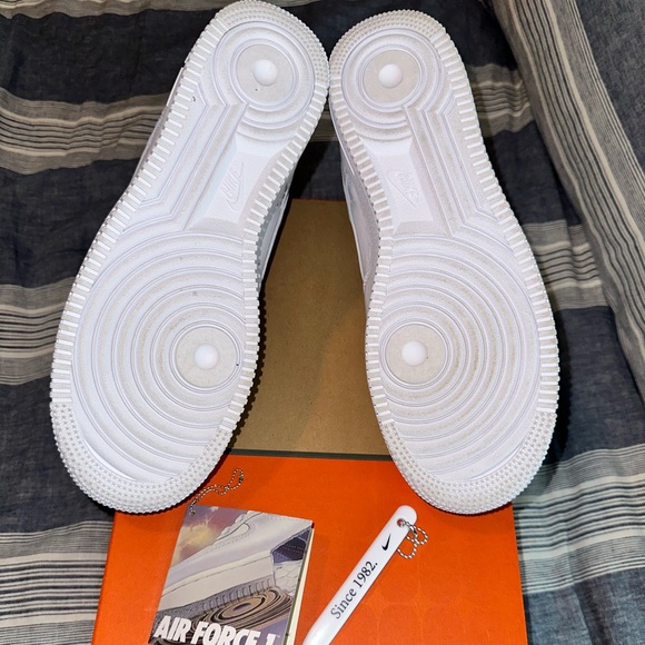 Nike Air Force 1 ‘Color of the Month’ White LIKE NEW - Picture 2 of 13